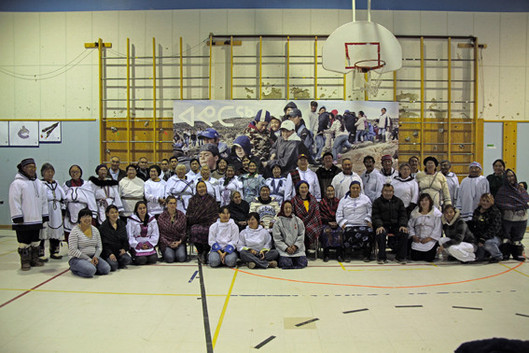 Participants à la Conférence des Aînés, Salluit 2009 © Michel Patry
