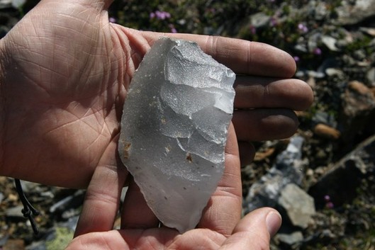 Ébauche bifaciale en chert de Ramah (baie de Ramah, Labrador).