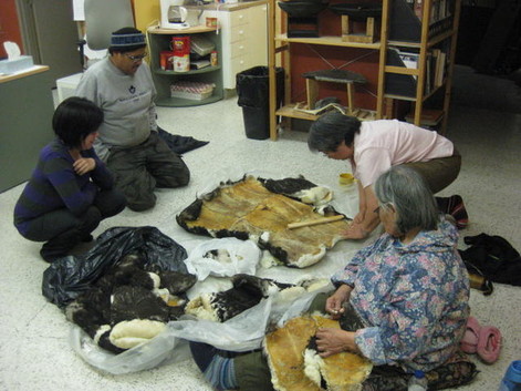 ᐃᓕᓴᐱ ᓄᑕᕋᖅ ᐃᓕᑦᑎᕙᓪᓕᐊᓯᔪᖅ ᐃᓕᓴᐱ ᐃᓄᑉᐸᖅ ᐃᒫᙰᕐᑎᓗᒍ. ᔫᓇ ᑲᓓ ᐊᒻᒪᓗ ᐊᒪᓖ ᓈᔅᑕᐴᑲ ᑕᑯᓐᓇᐅᔮᕐᑑᒃ.