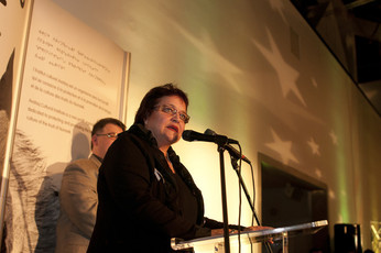 Lors de son allocution, Madame Elizabeth Larouche, ministre déléguée au Secrétariat des affaires autochtones, a entre autres, annoncé une aide financière de 8 000$ à Avataq.