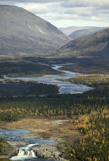 Korluktoc Falls, in the Koroc River valley, at the foot of the Torngat Mountains (photo: Robert Fréchette)