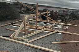 Construction de la charpente (photo de Nancy Palliser)