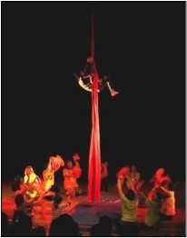 Spectacle final du camp Cirqiniq © Dawn Forrest