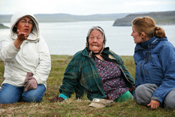 Interview. Left to right: Minnie Weetaluktuk (interpreter), Lucy Weetaluktuk (Inukjuak elder, also the mother of the first Inuk archaeologist, Daniel Weetaluktuk) and Anne-Marie Lemieux (conducting the interview), IbGk-3, Summer 2008
