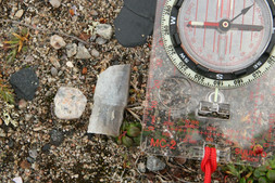 Pseudo-burin in situ présent en surface d'un site archéologique